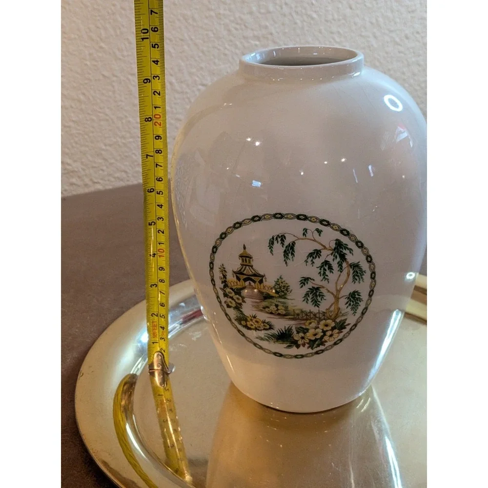 Beautiful Vintage White Crackle Mid-Century Glaze Chinoiserie Pagoda Vase 10